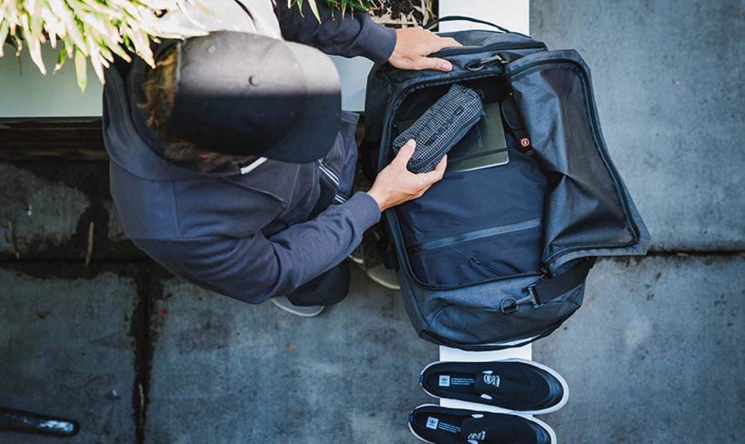image:imageDakine EQ Duffle Bag 35 LiterCarbon